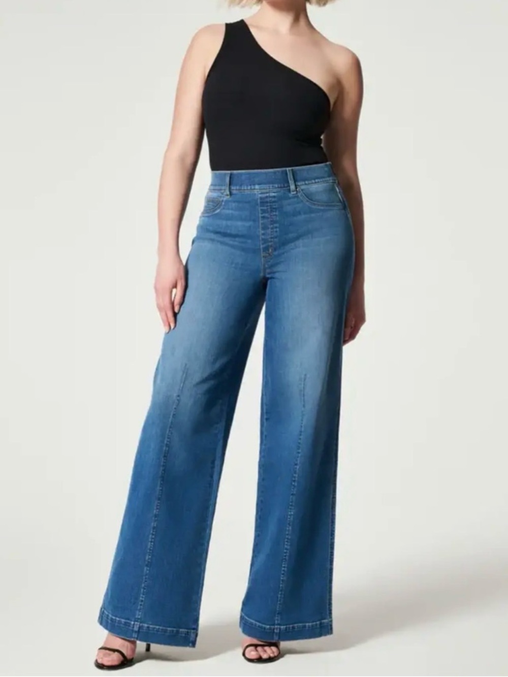 Spanx Seamed Front Wide Leg Jean a size Medium Indigo Wash Hidden Core Shaping